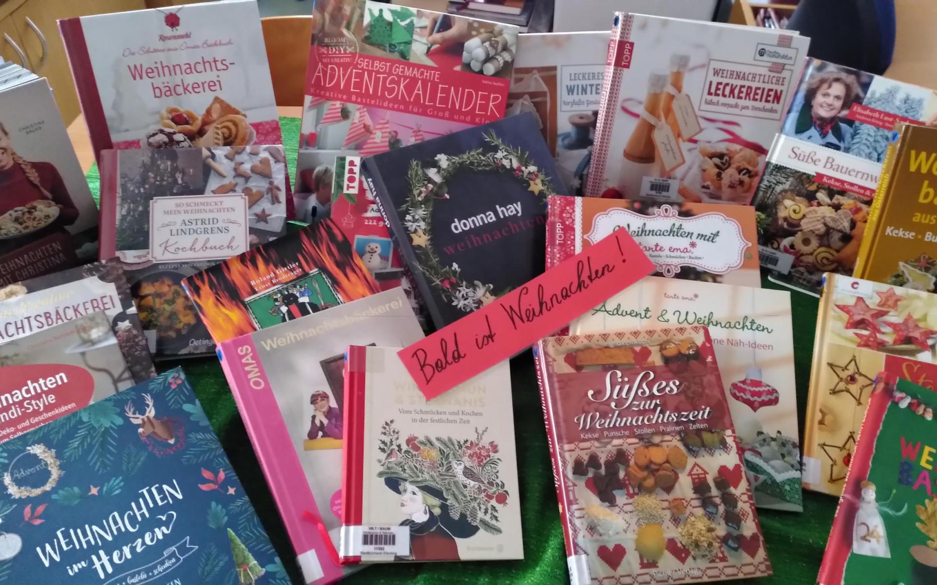 Medientisch "Bald ist Weihnachten"